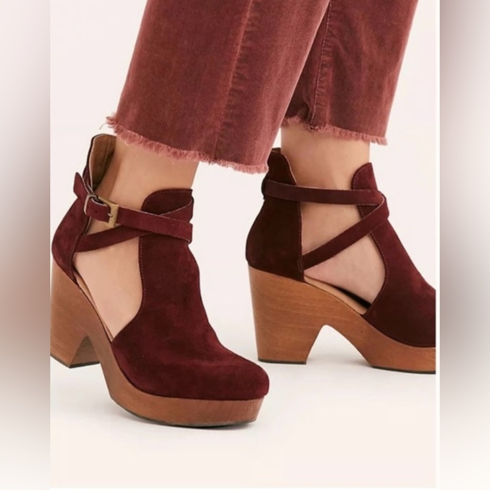 Free People Ceder Suede clogs in maroon size 36